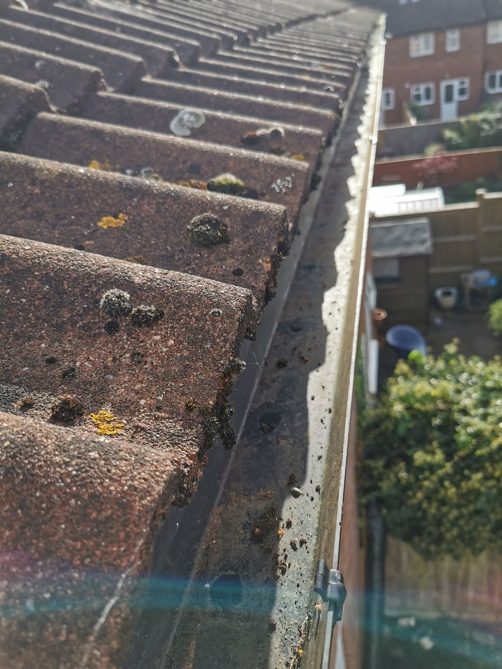 Blocked-gutter-cleaning-in-Thame 1