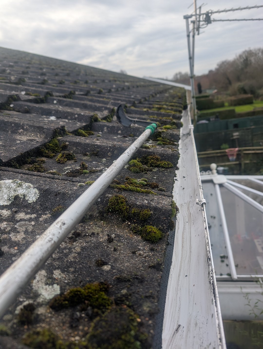 Gutter-Cleaning-Thame-Oxfordshire 0
