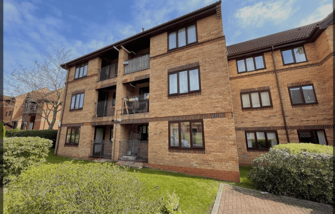 Gutter Cleaning at block of flats in Oxford