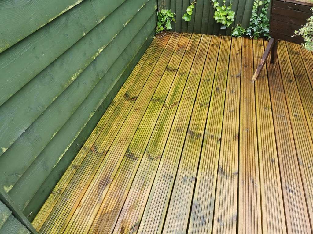 Decking-Cleaning-Thame-Oxfordshire 0