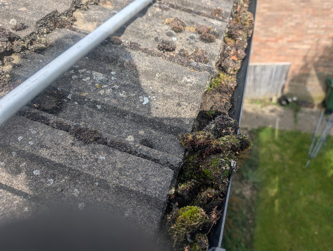 Gutter Cleaning in Henley On Thames