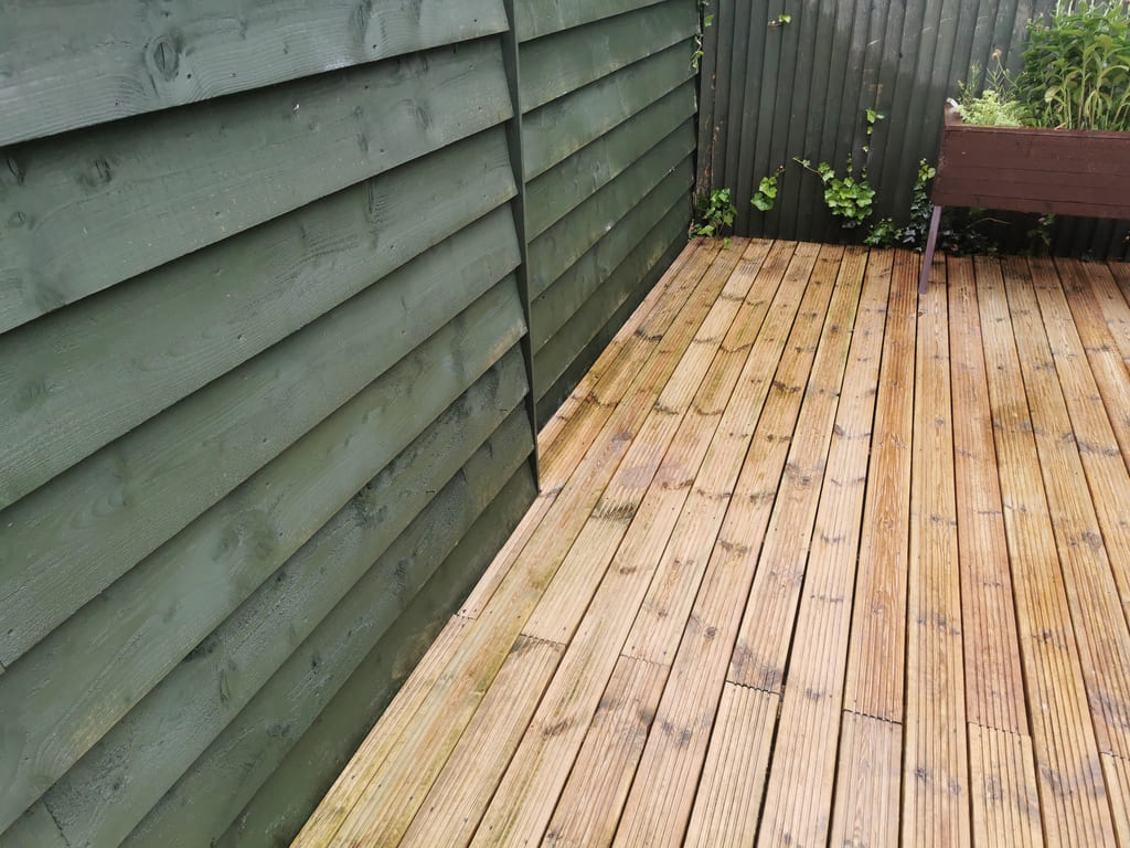 Decking-Cleaning-Thame-Oxfordshire 2