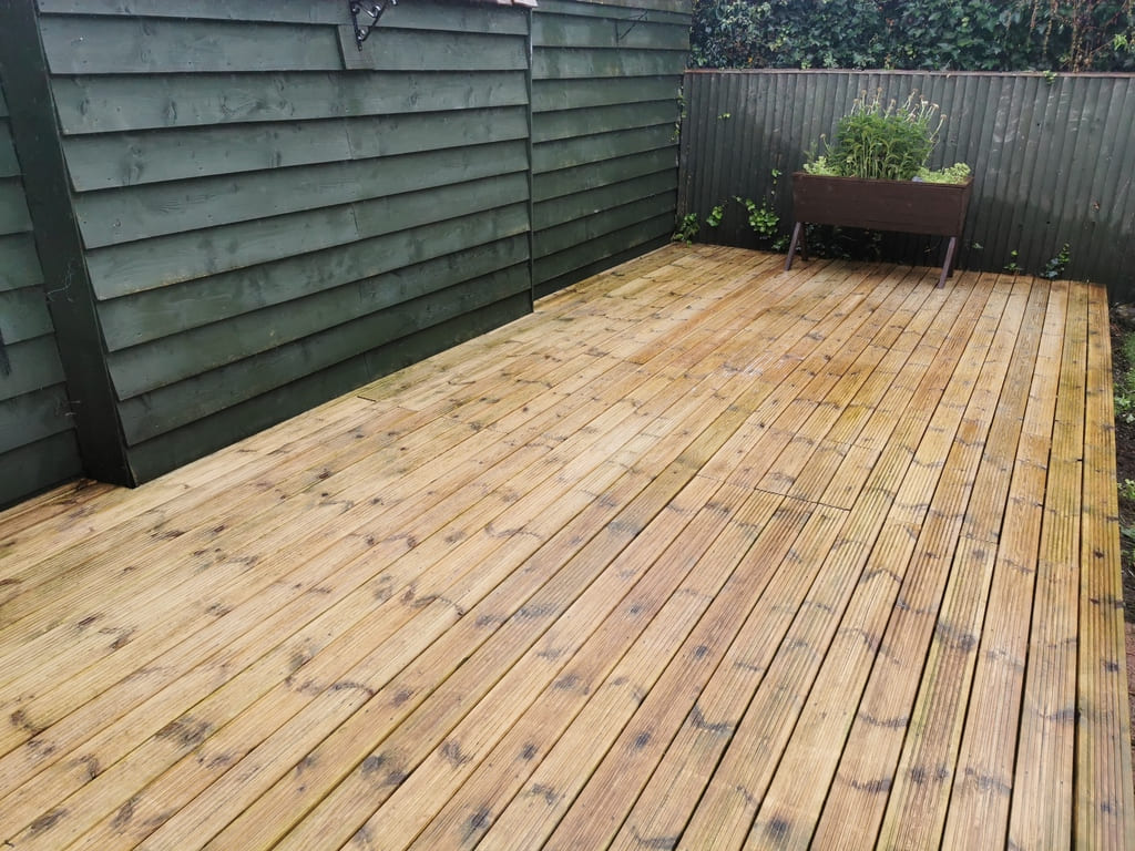 Decking-Cleaning-Thame-Oxfordshire 1