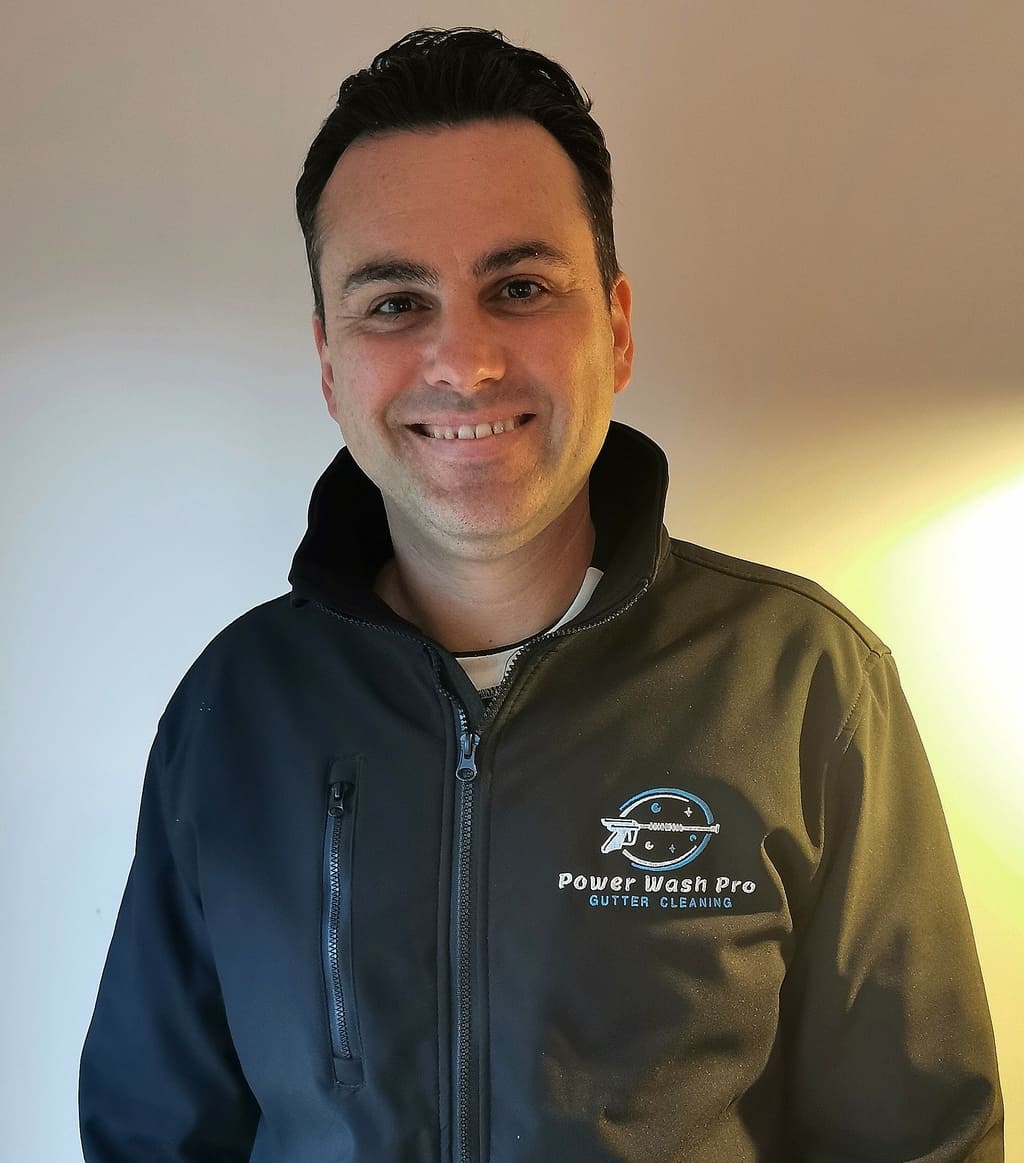 Gutter-Cleaning-in-frosty-Thame 2