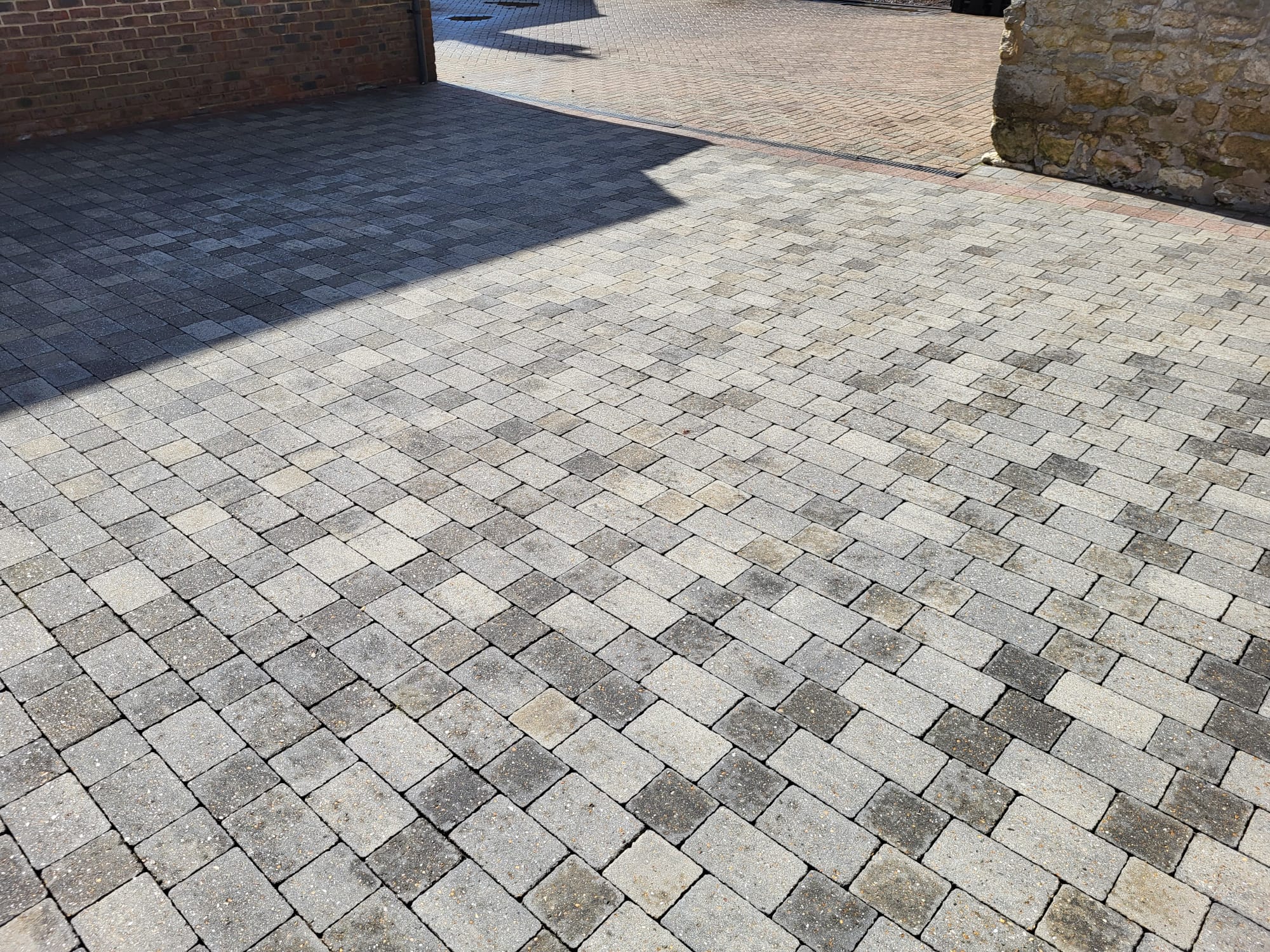 Haddenham-Driveway-Gets-Full-Power-Wash-Pro-Pressure-Washing-Services 0