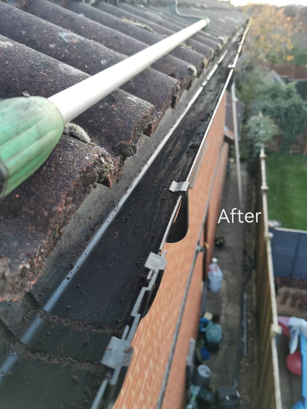Gutter-Cleaning-in-frosty-Thame 1