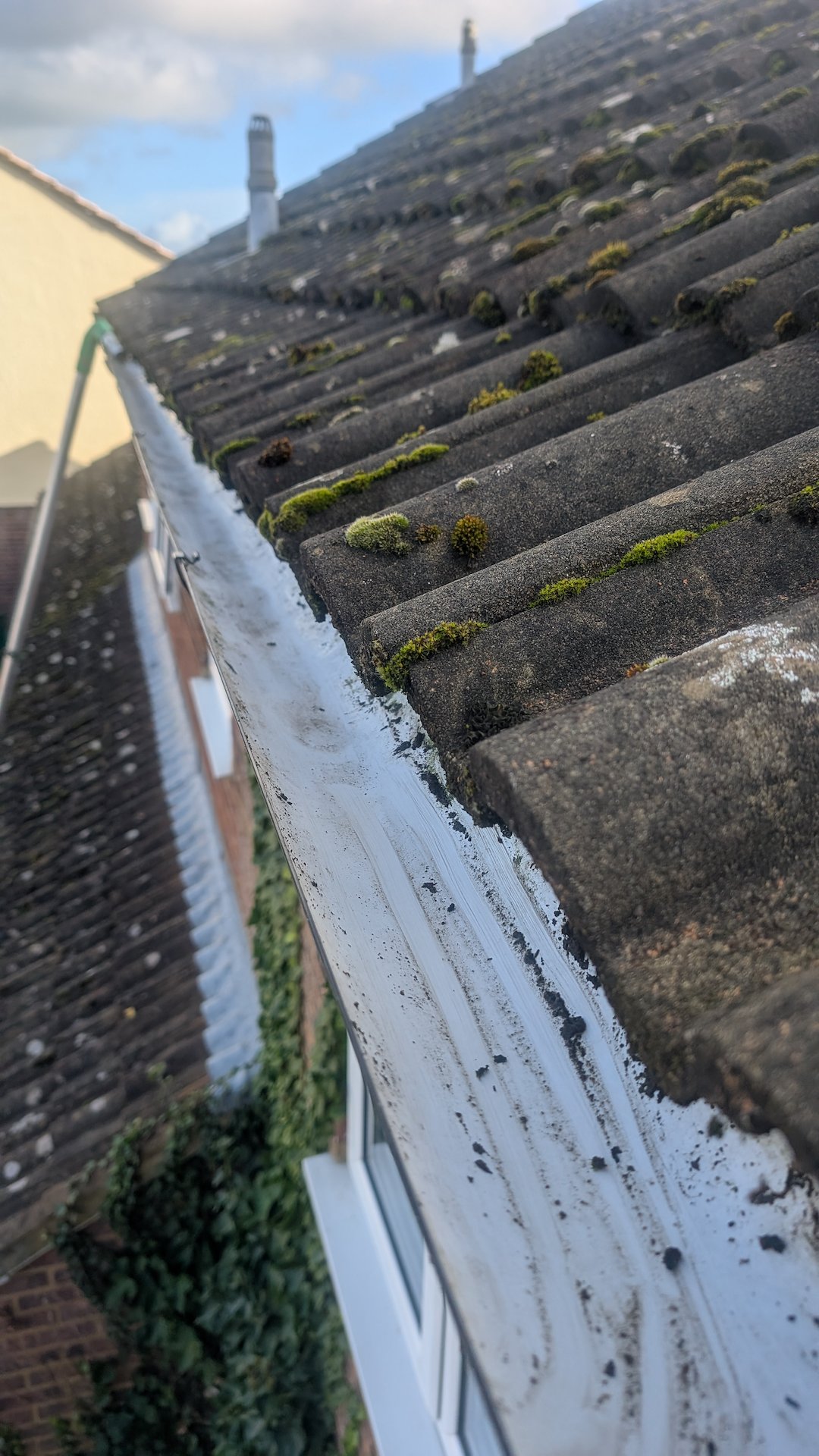 Gutter-Cleaning-in-Chinnor 0