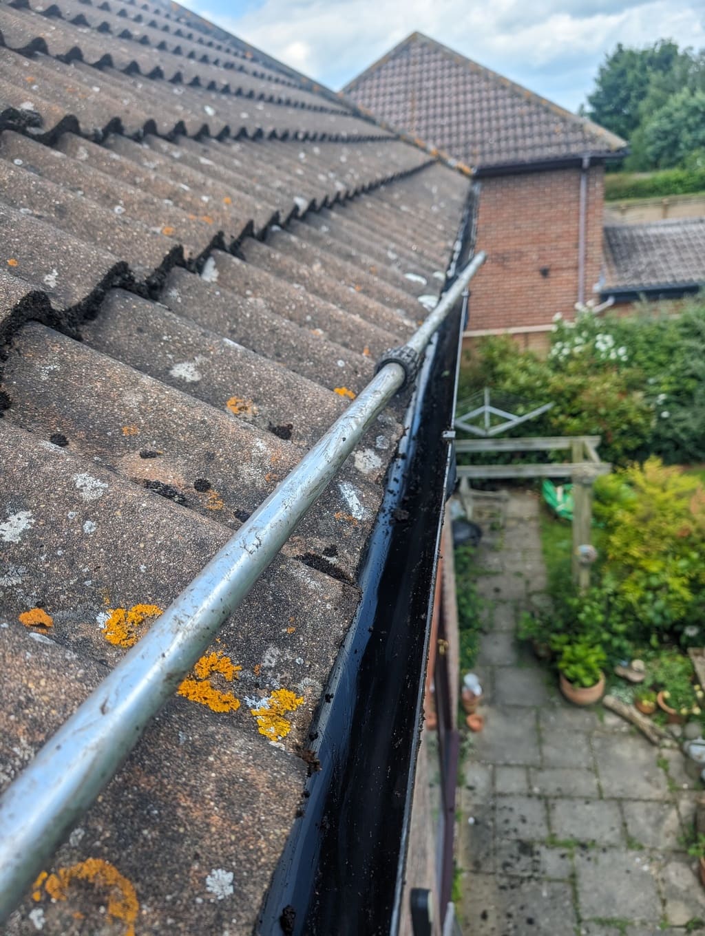 Efficient-and-Simple-Gutter-Cleaning-Service-in-Chinnor 0