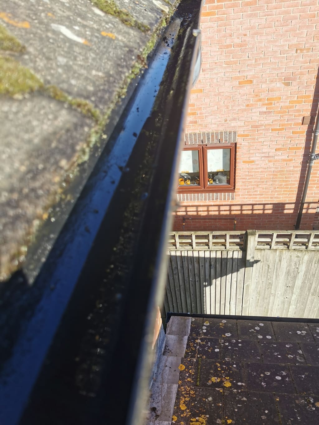Customer-in-Thame-keeps-their-feet-on-the-ground-and-their-weekend-free-Leaving-the-gutter-cleaning-to-us 2