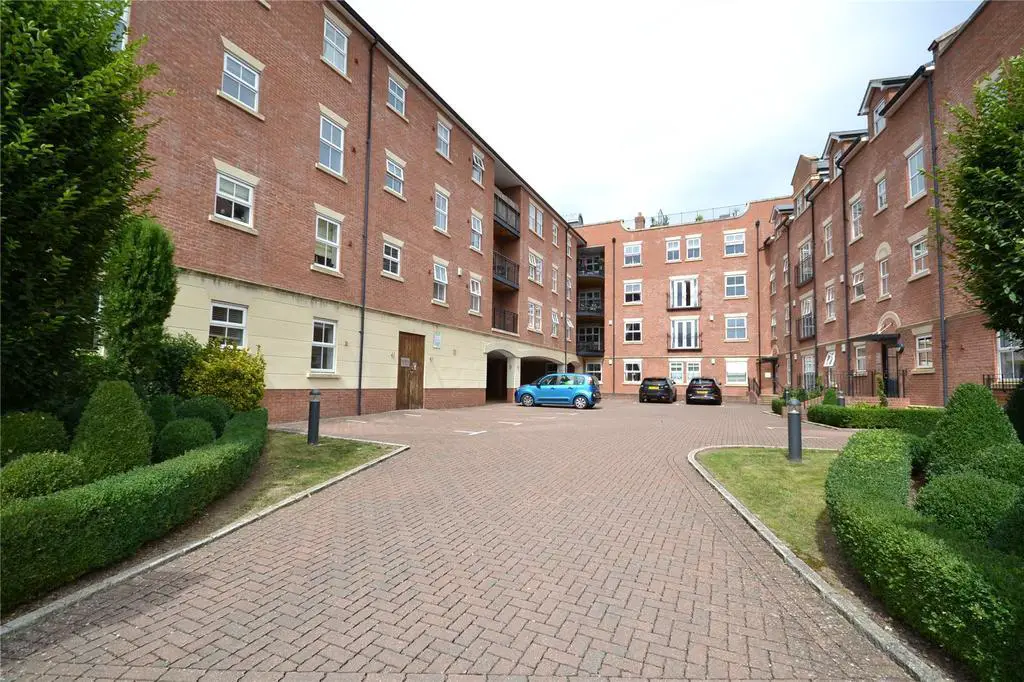 Apartment Block Gutter Cleaning Oxford 