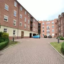 Apartment-Block-Gutter-Cleaning-Oxford 1