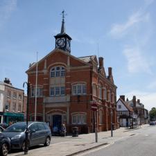 Back-on-Gutter-Cleaning-Duty-in-Thame-High-Street 0