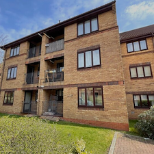 Gutter-Cleaning-at-block-of-flats-in-Oxford 0